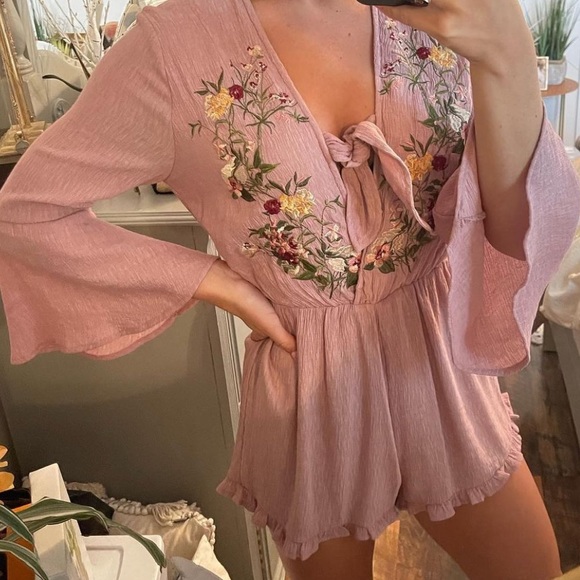 Altard State Pink Romper! Flowers embroidered! Size small! - Picture 2 of 3